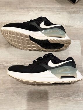 WOMENS NIKE AIR MAC SYSTM SNEAKERS